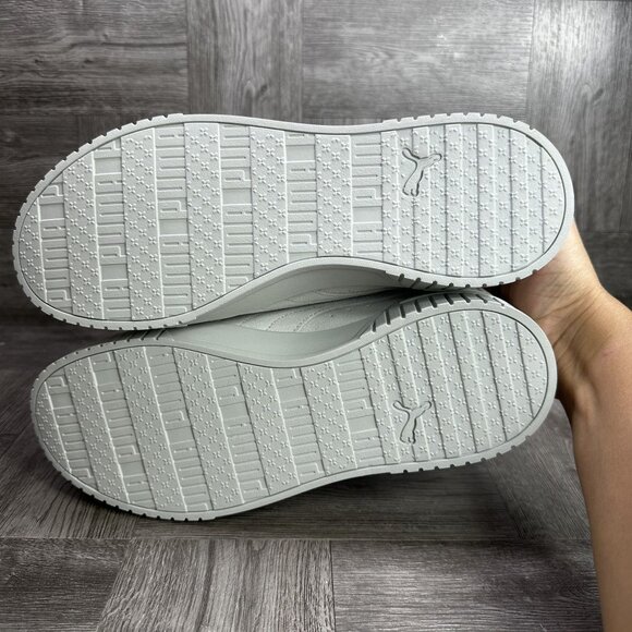 Puma Carina 2.0 Women's size 10 Suede Light Grey Casual Shoes - Picture 7 of 8